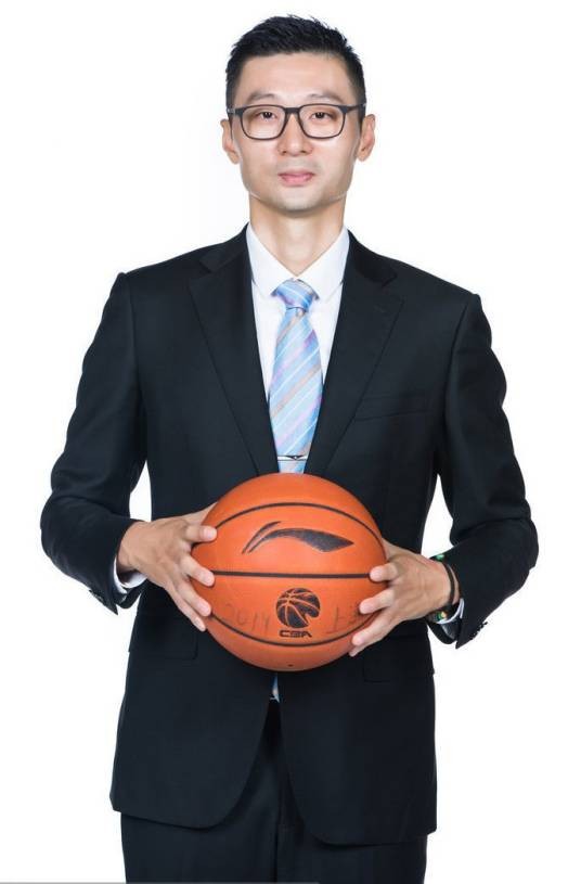 刘炜(前CBA球员、上海大鲨鱼篮球俱乐部球队领队)