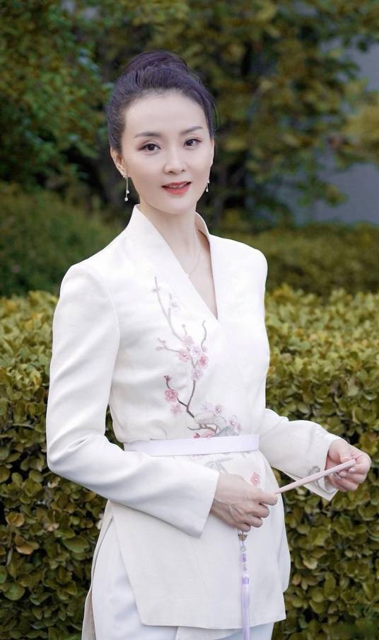 王艳(中国内地女演员、舞蹈演员、中国电视艺术家协会演员工作委员会理事)