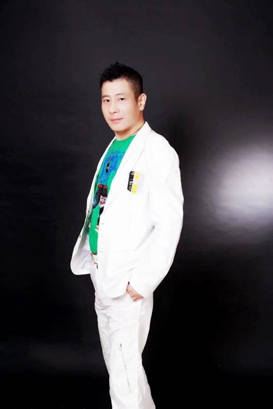 高峰（中国内地男歌手）