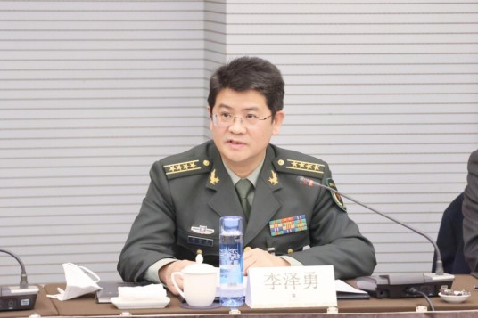 李泽勇(中国人民解放军江苏省常州军分区原司令员)