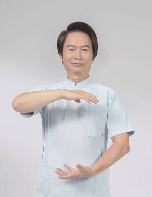 张富源（亚洲徒手整形第一人）