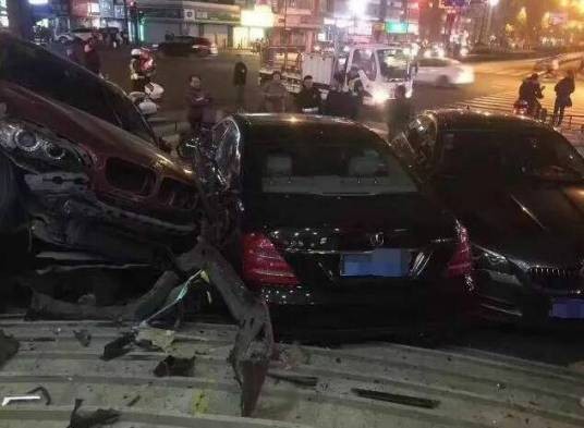 1·21杭州豪车连环相撞事故