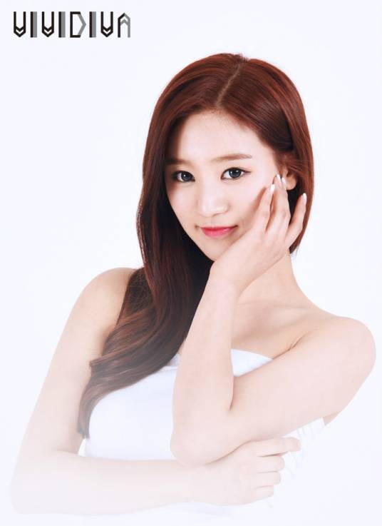 SARA(韩国女子组合VIVIDIVA成员)