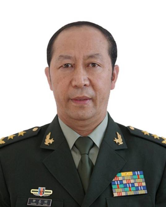 钟志明（第十三届全国人大宪法和法律委员会委员）