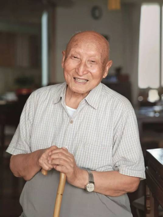 辛冠洁