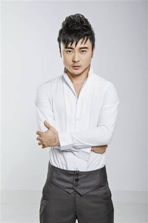 成青（歌手）