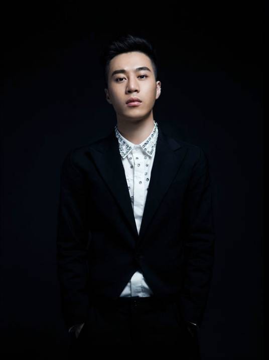 乔洋（中国内地流行乐男歌手、词曲创作人、音乐制作人）