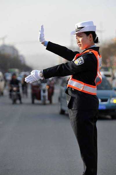 毛丽(山西浑源县女交警)
