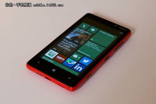 诺基亚Lumia 820