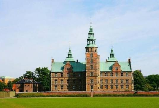 席勒国际大学