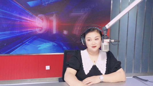 凌云（南昌广播电视台FM91.7综合频率《新闻直通车》主播）