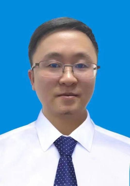 罗卿（贵州省遵义市汇川区交通运输局党组成员、遵义市汇川区交通建设服务中心主任）
