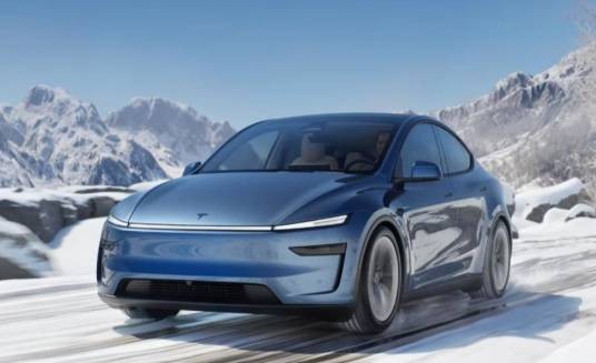 特斯拉焕新 Model Y