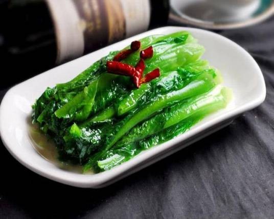 爆炒油麦菜
