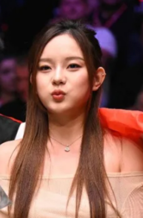 Lynn（心理行业从业者、赵心童的女朋友）