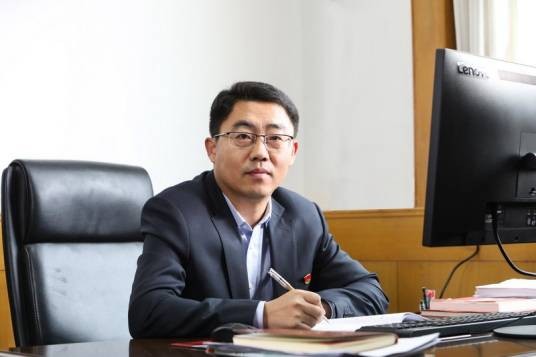 郭春雨（河北衡水中学党委副书记、校长）