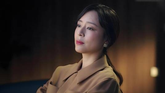 艾英（电视剧《她的城》中的女配角）