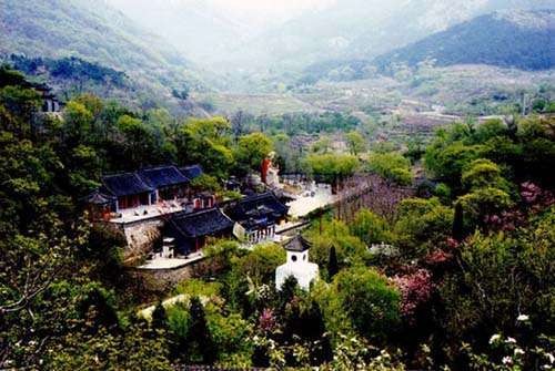 金龙寺（四川省成都市龙泉驿区历史悠久的佛教寺庙）