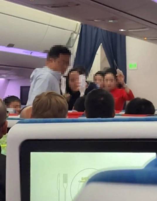 8·15四川航空乘客冲突事件