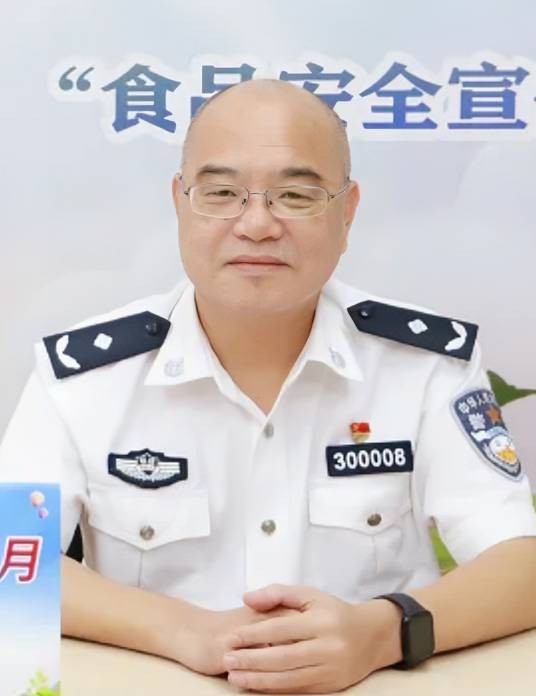 吴勇（福建省漳州市公安局原二级高级警长）