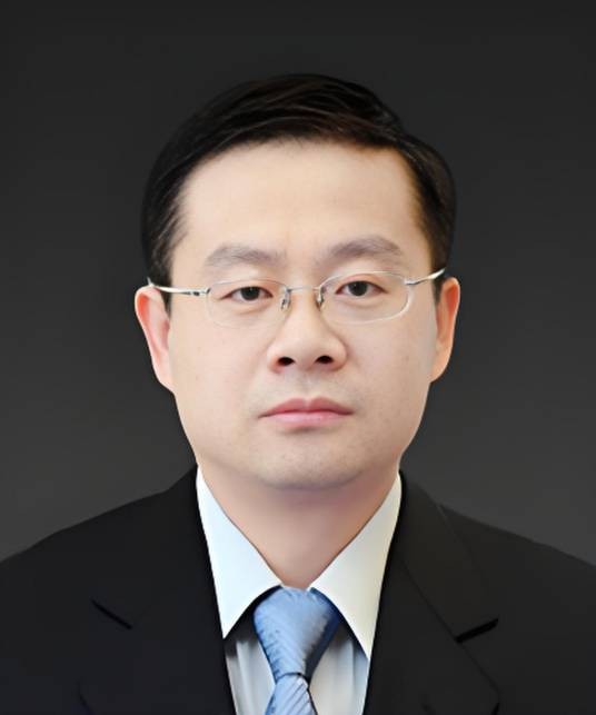 徐忠波（中国教育出版传媒集团有限公司党委副书记、董事、总经理）