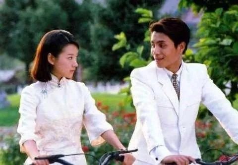多年之后再看《金粉世家》是否会有别样的感触?