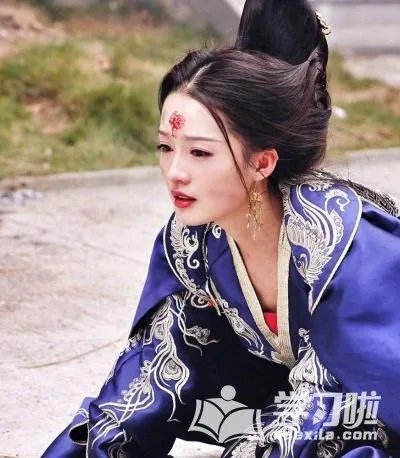 为什么《楚乔传》中,淳儿出嫁的衣服是蓝色的?