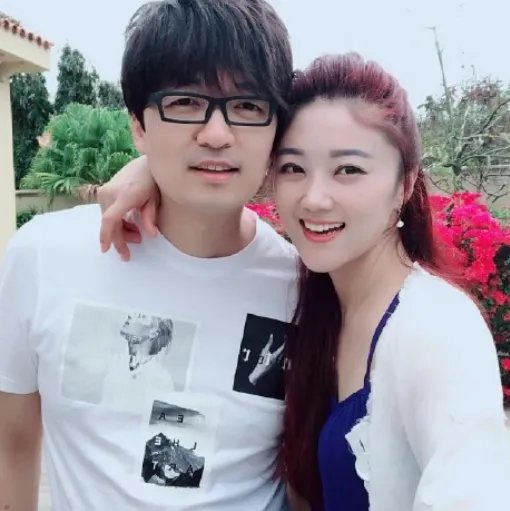 王小玮宣布离婚后首次现身，没有搭档的她表演的怎么样？