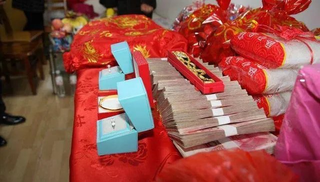 结婚四件套是男方还是女方买 女方陪嫁被子有何讲究