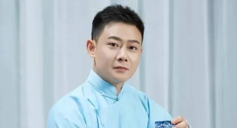 德云社副总栾云平,竟然登上了清华名人榜,粉丝过度追捧并不明智,怎么看?
