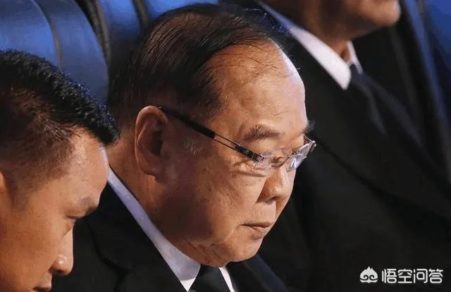 为什么泰国总理和副总理在对待英拉的态度上截然相反?