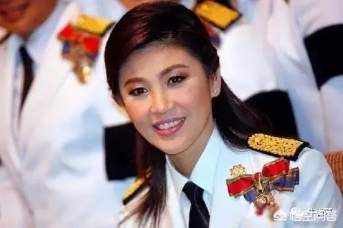 为什么泰国总理和副总理在对待英拉的态度上截然相反?