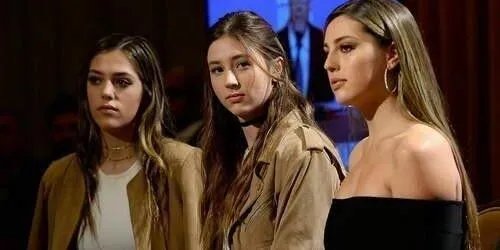 你觉得史泰龙三个女儿中谁最漂亮?