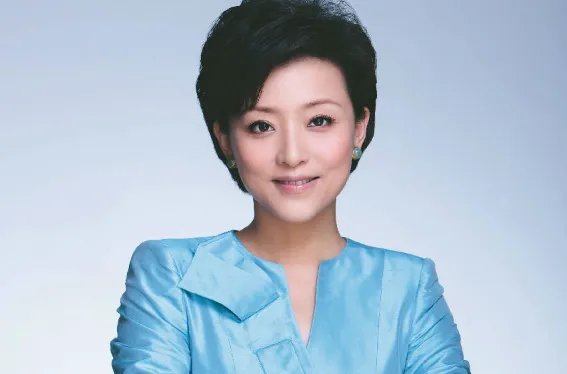 杨澜和老公罕见热吻:为何她离婚后没有选费翔,而是商人吴征?