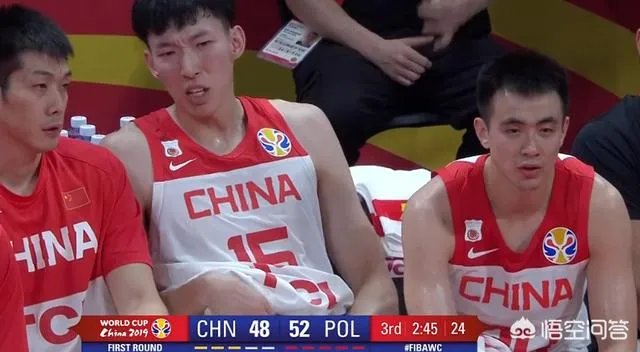 李楠最后时刻叫暂停的时候，周琦表示摊手无奈，他是不是也被李楠搞懵逼了？