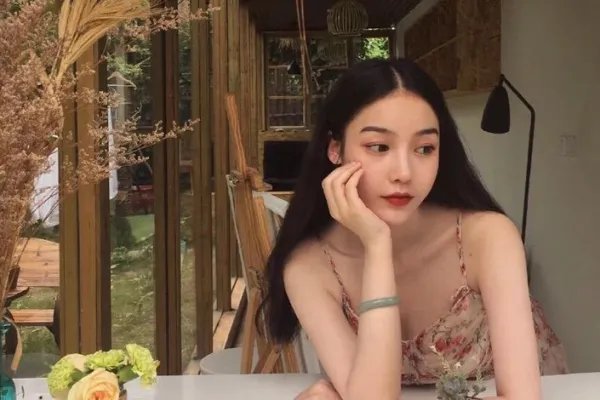 辛巴、郭美美等人被点名,是否该禁止这些劣迹网红复出?