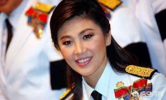 为什么泰国总理和副总理在对待英拉的态度上截然相反?