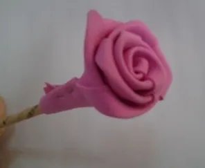 海绵纸折玫瑰花