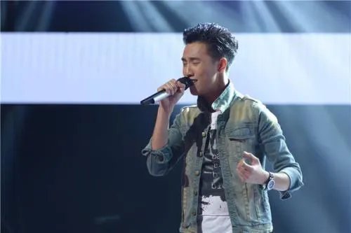 陈乐基曾被汪峰亲手淘汰,4年后成功逆袭,如今的状态又是怎样?