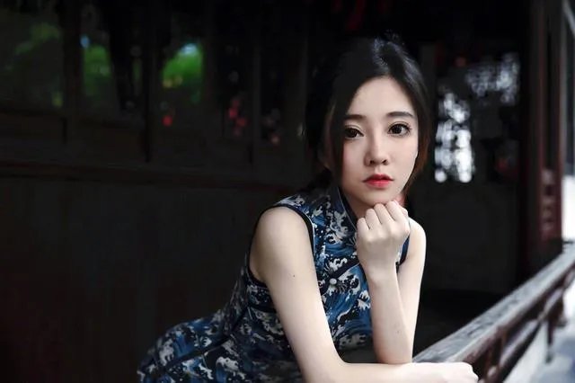 冯提莫因会计门事件被央视点名批评,为什么最近反而活跃在各大卫视的歌唱比赛和选秀节目上?