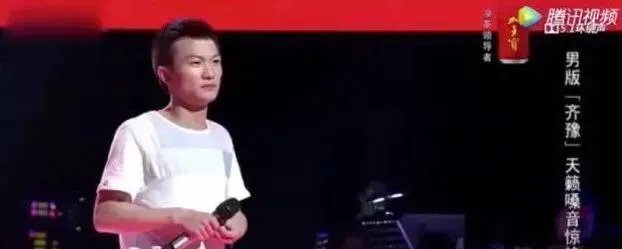 周深在卡布时期唱的《光》就已经具有很高技巧性了,这样的音域是天生的吗?