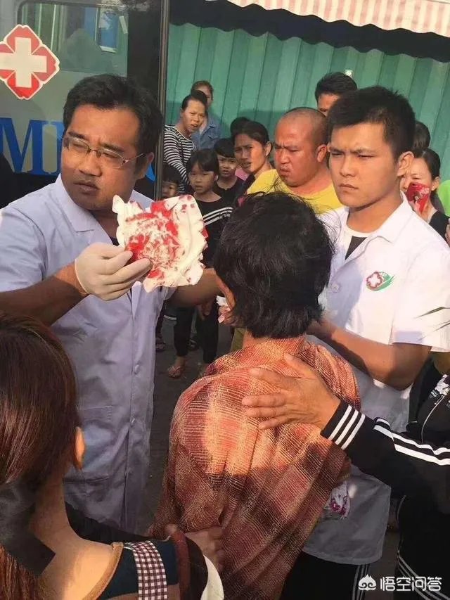 三亚保洁员拖地弄脏女子鞋被打破头,你怎么看?
