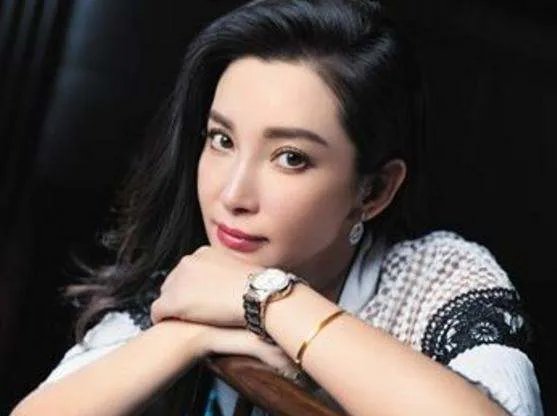李冰冰任泉晒旧照为母校庆生,你还知道哪些知名演员是从上戏毕业的?