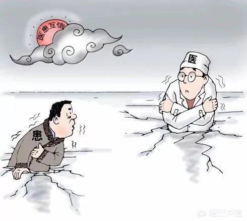 山东滨州一病人突然去世,家属聚在医院门口哭诉:为什么拖着不检查。你咋看?