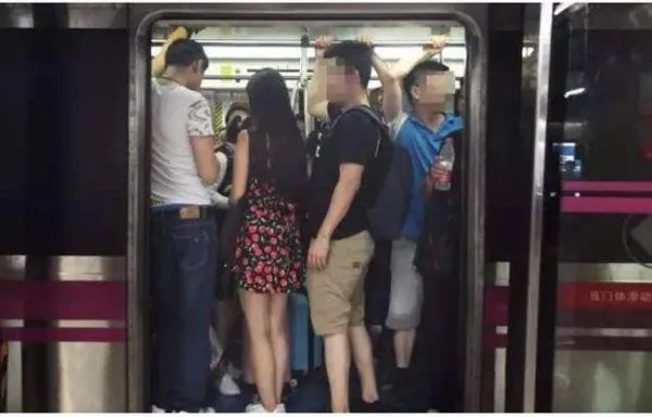上海地铁女乘客被夹身亡,此事件背后暴露出了哪些问题?