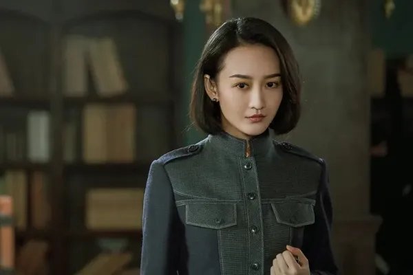 如何评价国产剧《谍战深海之惊蛰》?