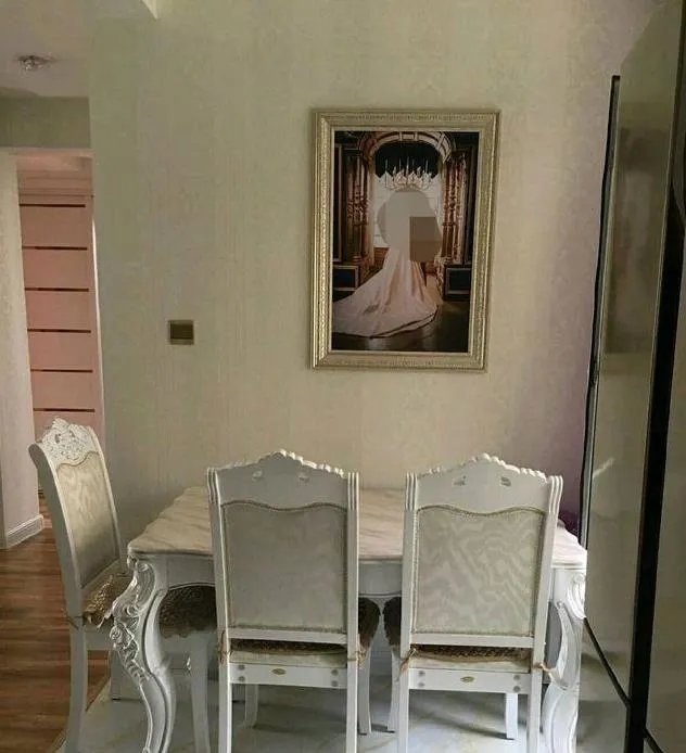 夫妻俩住进昆明婆婆装修的婚房,看到厕所媳妇就崩溃了