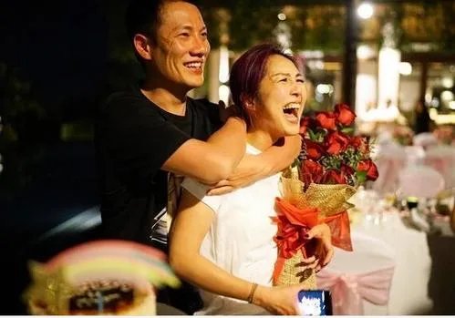 爱自由的杨千嬅和爱管事的丁子高,是怎样度过十年婚姻的?