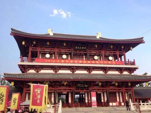 西安那么多高校大学生，为什么毕业大部分都选择离开？