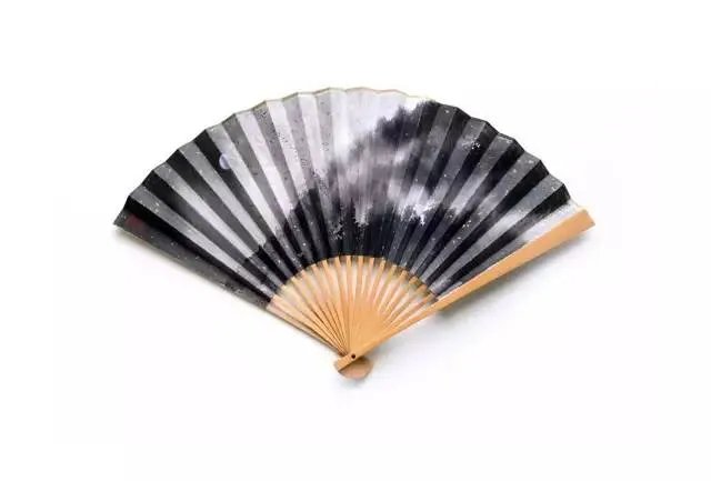 小心,画中有妖气!